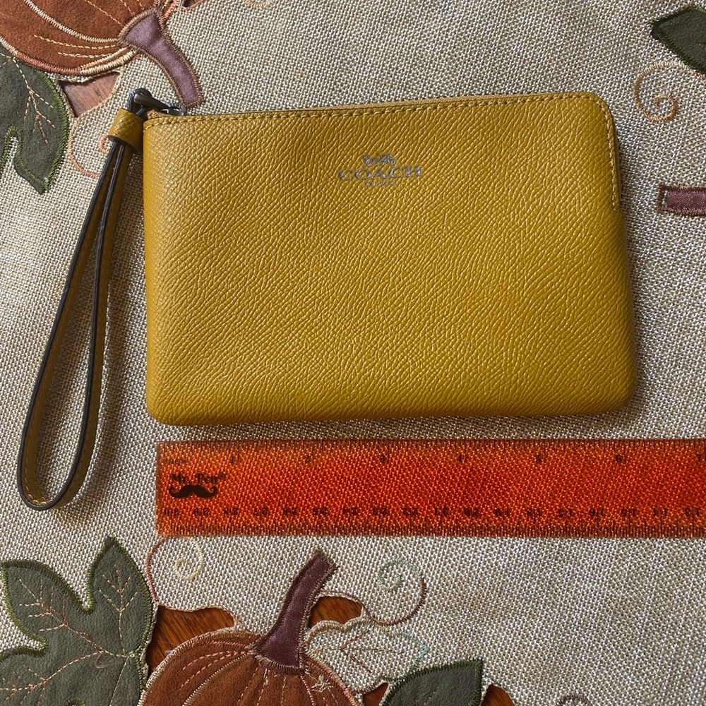NWOT. Coach wallet